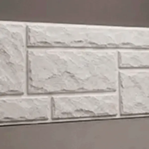 Paneles decorativos de fachada que imitan la piedra
